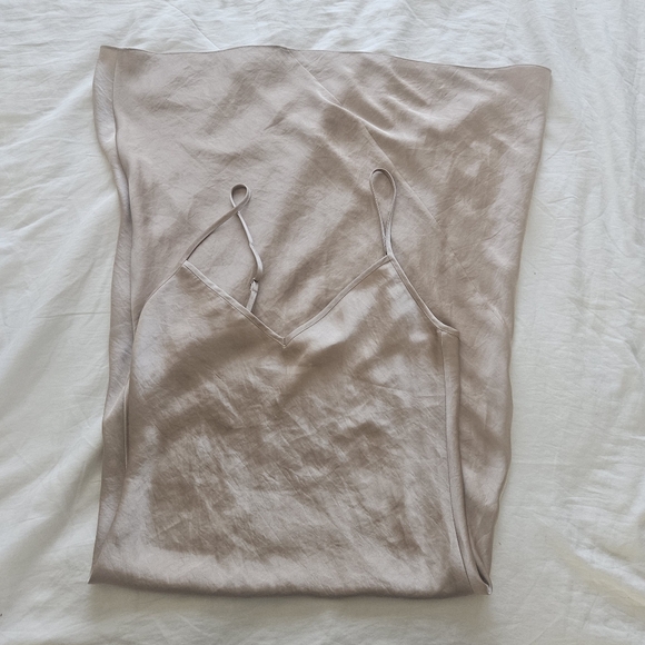 WILFRED Only Slip Midi Dress Marmont Champagne Satin XXS Aritzia NWT - Picture 4 of 6